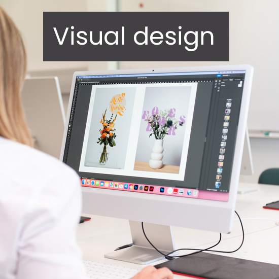 Luova Visual design -linjan opiskelija